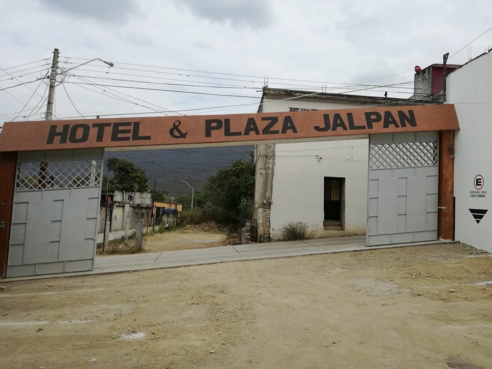 Hotel Y Plaza Jalpan Exterior photo